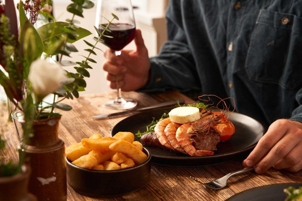 Rose And Crown Yealmpton Hotel Bagian luar foto