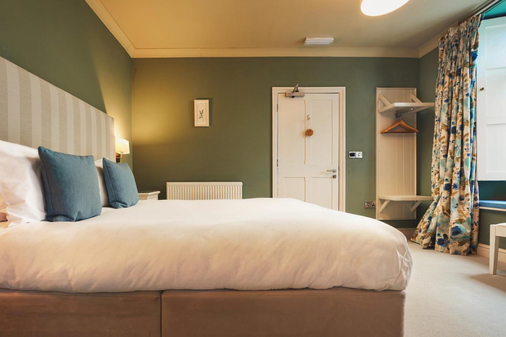 Rose And Crown Yealmpton Hotel Bagian luar foto