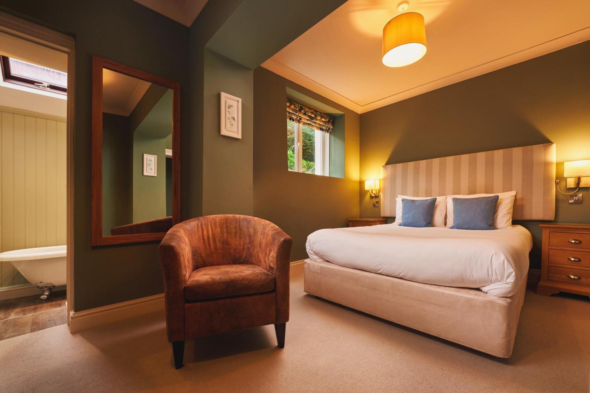 Rose And Crown Yealmpton Hotel Bagian luar foto