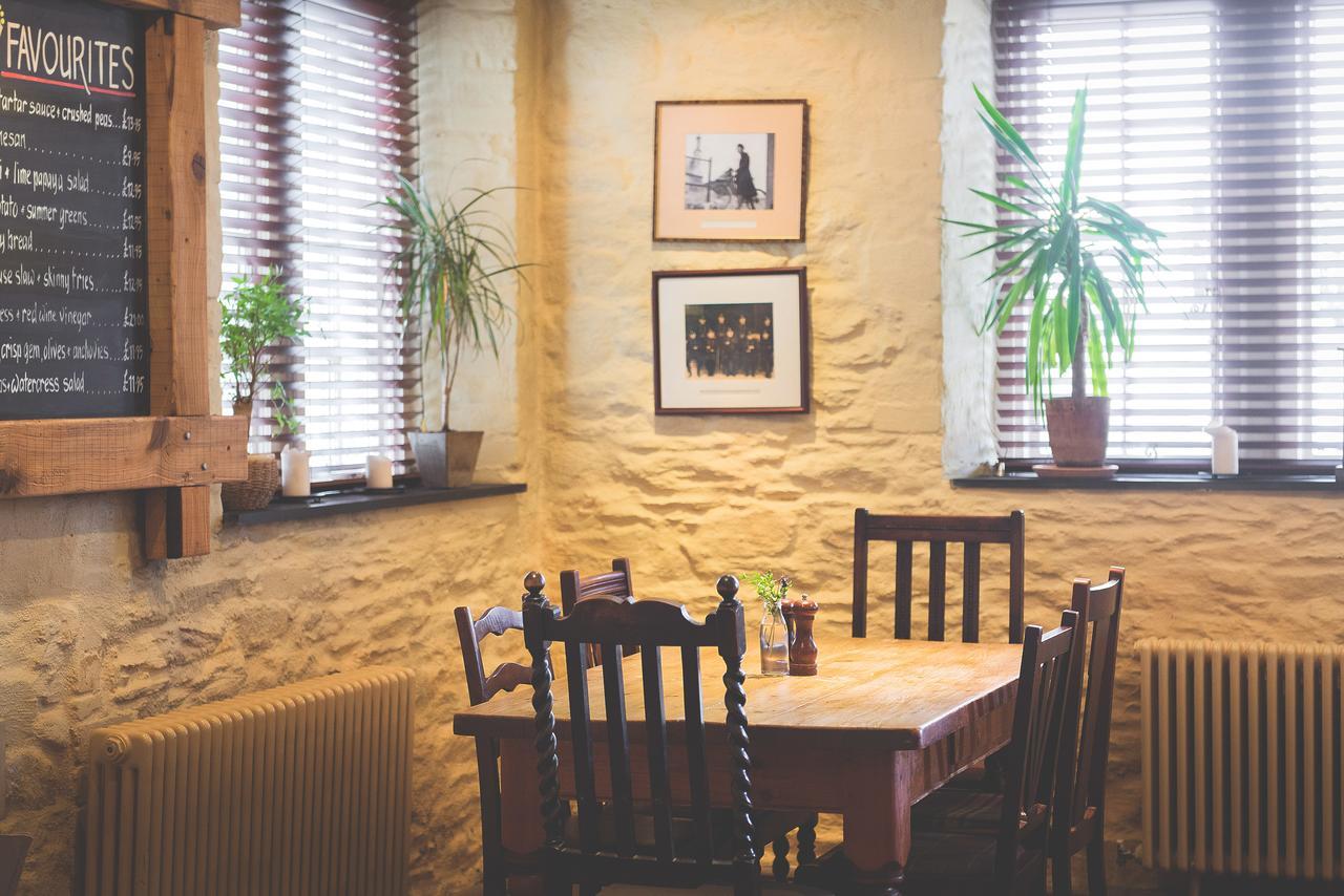 Rose And Crown Yealmpton Hotel Bagian luar foto